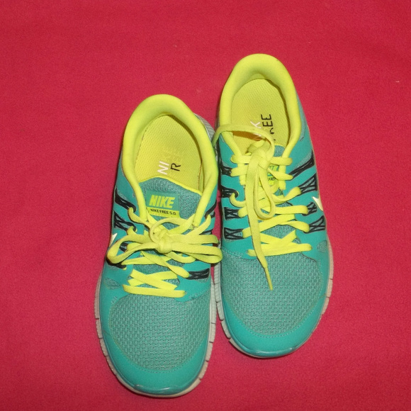 Nike Shoes - * SOLD * Women's Nike Free 5.0 Runners Size 7